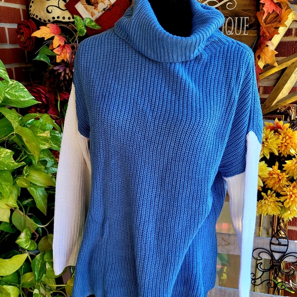 Koinshha Crew Neck Turtleneck Sweater - Picture 4 of 9